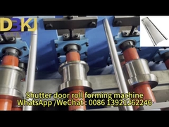 Maschine zur Rollformung von Verschlusstüren